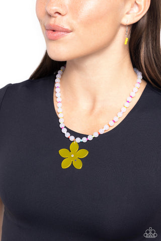 Nostalgic Novelty - Yellow - Rhinestone Accented Acrylic Flower Colorful Bead Paparazzi Short Necklace