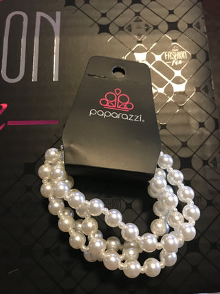 August 2018 Fashion Fix Exclusive White Pearl Paparazzi Bracelet