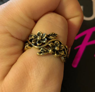 November 2018 Fashion Fix Exclusive Floral Brass Paparazzi Ring
